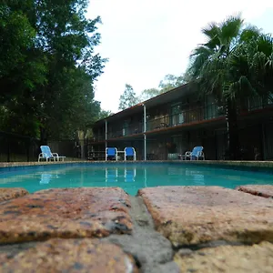 https://coomera-motor-inn.queenslandhotels.net